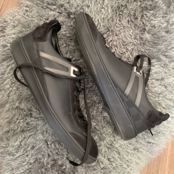 Men’s Louis Vuitton suede and leather sneaker - Picture 8 of 8